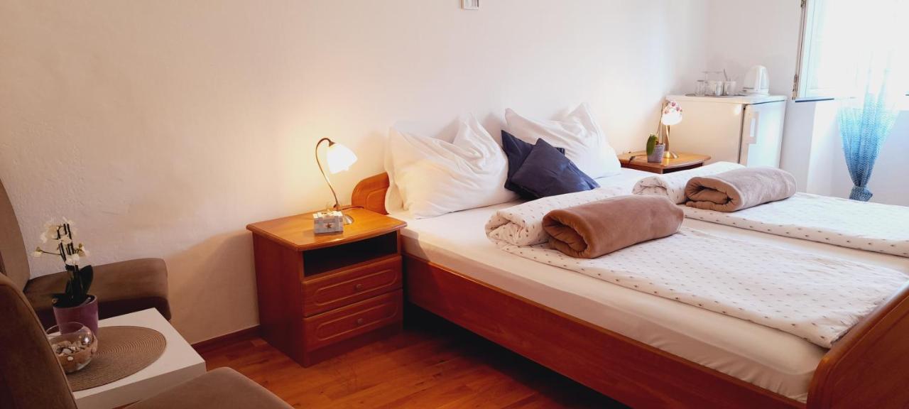 Pansion Ivan & Ivana Bol Ngoại thất bức ảnh